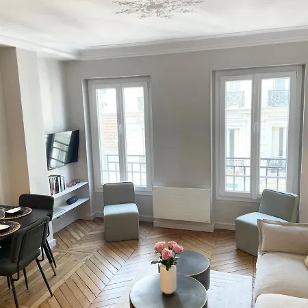 Escapade Rive Gauche - Tour Eiffel & Invalides Apartment *