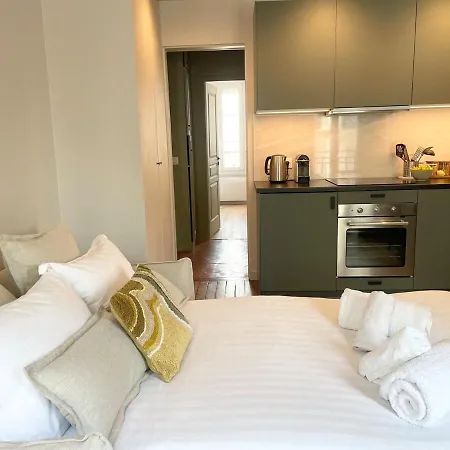 Escapade Rive Gauche - Tour Eiffel & Invalides Apartment *