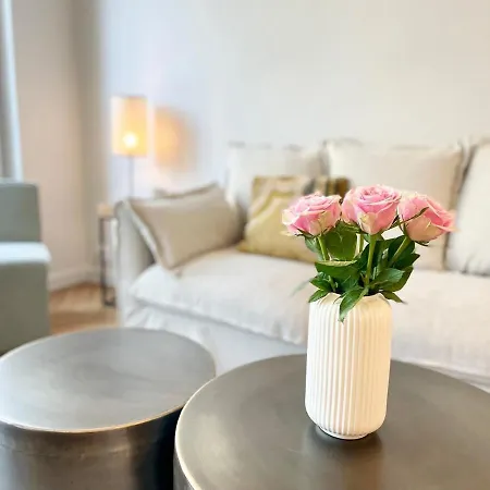 Apartment Escapade Rive Gauche - Tour Eiffel & Invalides *